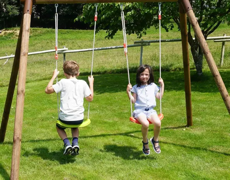 Trilli model two-seater swing